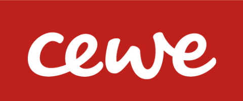 CEWE-Logo auf rotem Grund mit CEWE FOTOBUCH.